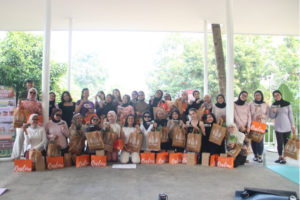 Mengenal keseruan Her Ritual Wellness Day pertama di Sawangan, Depok, melalui yoga di alam, koneksi komunitas, dan aksi berbagi bersama Her Friends.